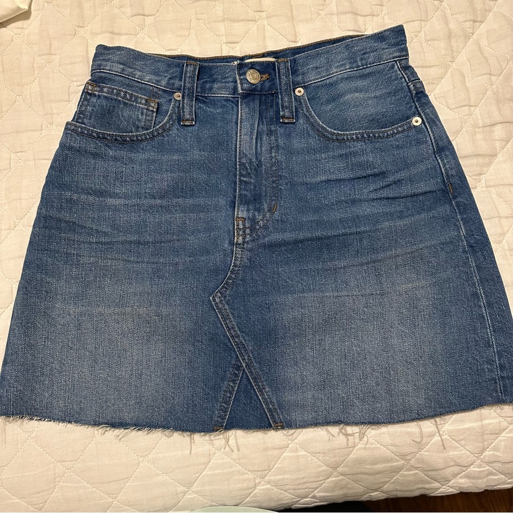 Madewell Denim A-Line Mini Skirt in Size 25